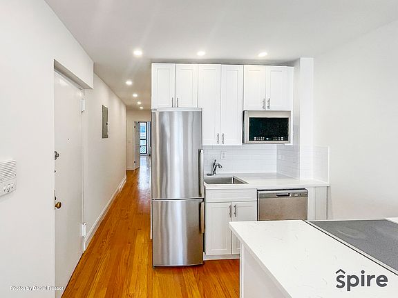 3rd image of 218 W 72nd St #5E