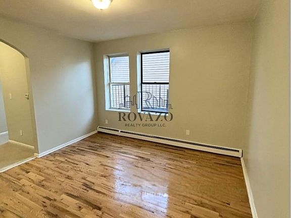 2nd image of 246 Roseville Ave #3C