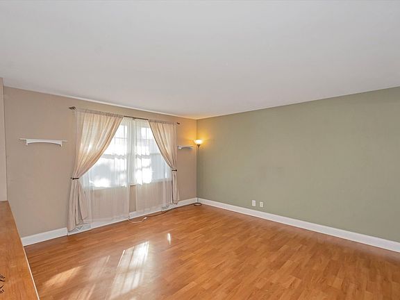 3rd image of 2101 Jackson Branch Dr