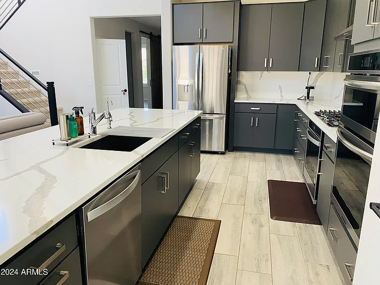 8928 W Missouri Ave — Photo 26