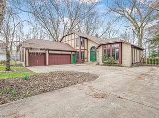 22575 Mastick Rd, Fairview Park, OH 44126