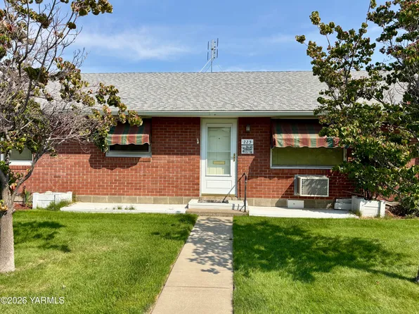 223 N 38th Ave, Yakima, WA 98902