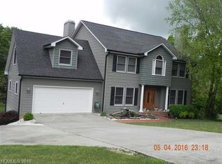14 Lowry Ln, Weaverville, NC 28787