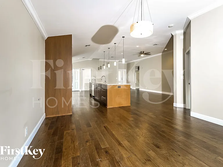 6484 Robinson St — Photo 5