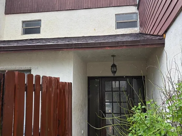 1403 White Pine Dr, Wellington, FL 33414