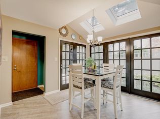 4050 Stonewood Ct, Brookfield, WI 53045