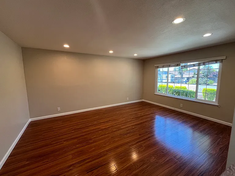 2942 Sierra Rd — Photo 6