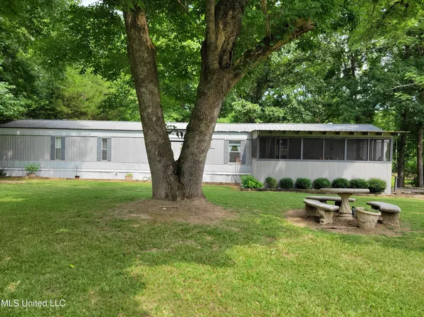 20 County Road 523, Como, MS 38619