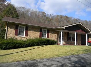 17 Wallen Dr, Van Lear, KY 41265
