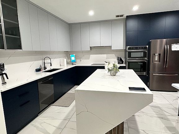 4th image of 3016 Camino Real Dr S