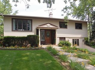 400 Frederick Ln, Hoffman Estates, IL 60169