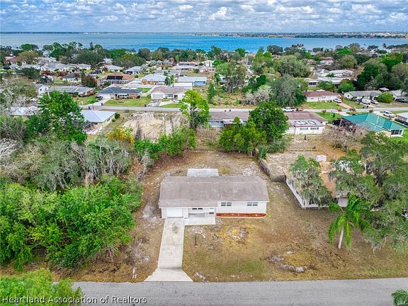 2nd image of 125 Lemon Rd NW