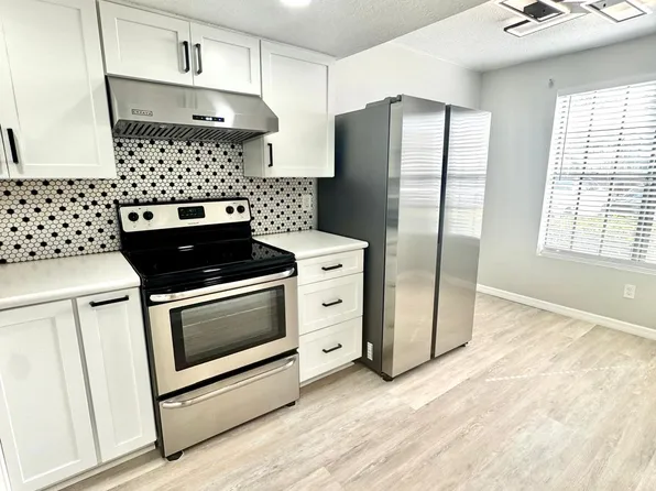 16565 Brigadoon Dr, Tampa, FL 33618