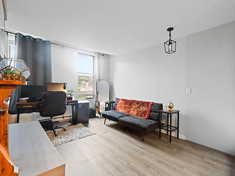 130 Adams St #2 — Photo 4