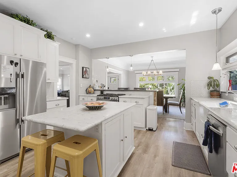 937 S Tremaine Ave — Photo 11