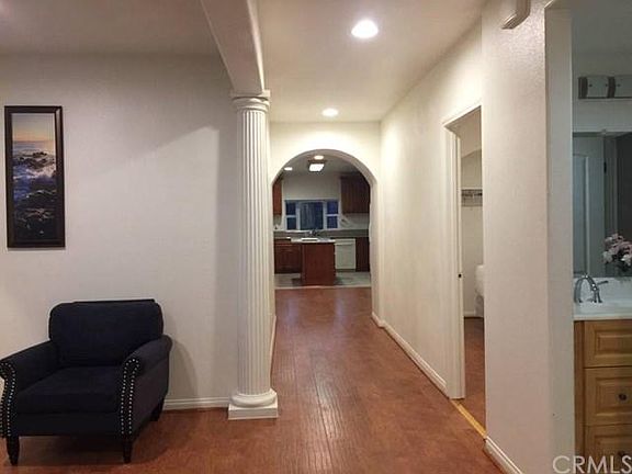 5th image of 10787 Lilac Ave
