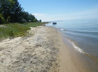 14137 Vaness Dr, Cheboygan, MI 49721