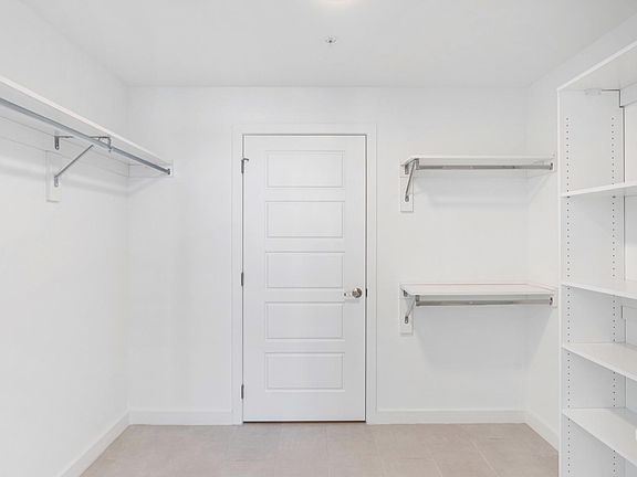 4th image of 2160 N Bayshore Dr #1C