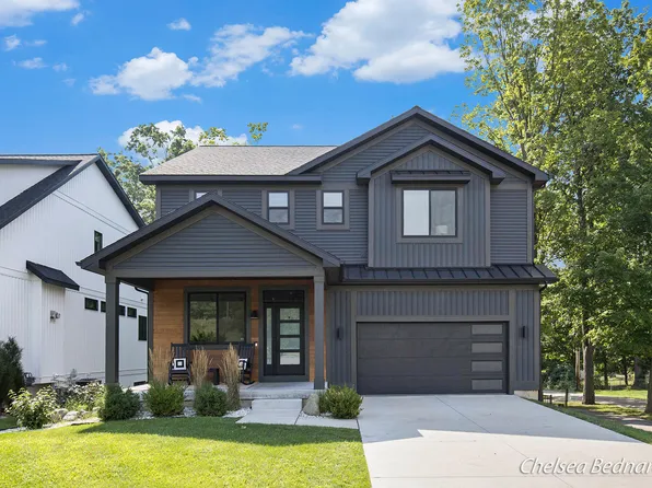 2726 Orange Ave SE, Grand Rapids, MI 49546