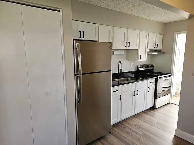 Willow Run Apartments — Photo 12