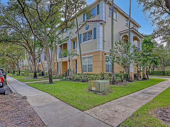 2nd image of 2850 S Oasis Drive