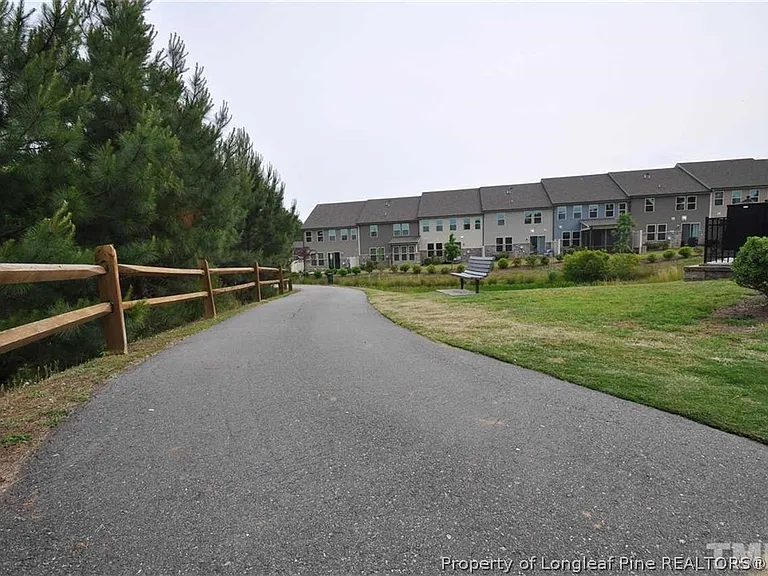 410 Boscawen Ln — Photo 40