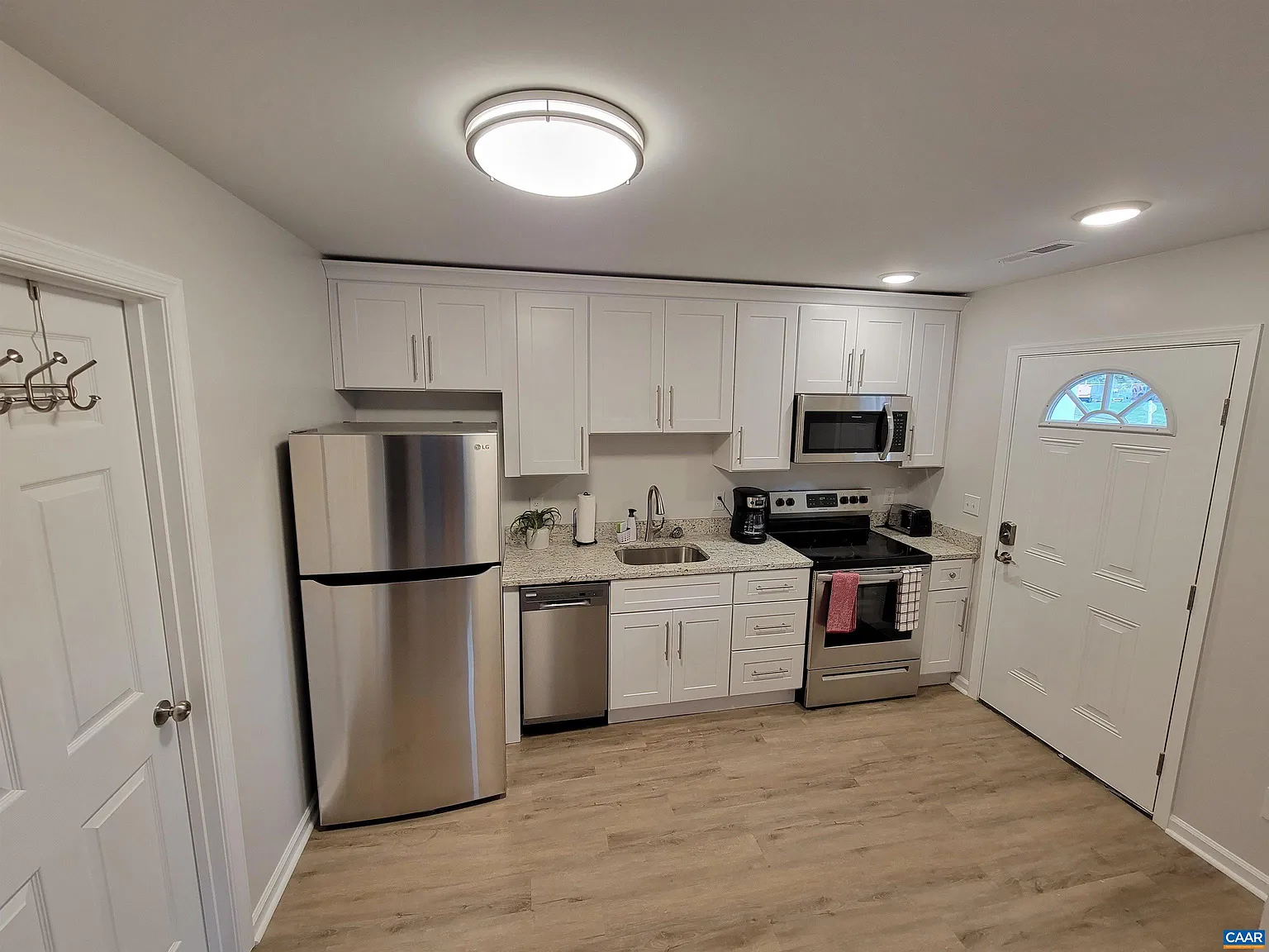 1 bed, 1.0 bath, 525 sqft, $1,995 — Photo 2