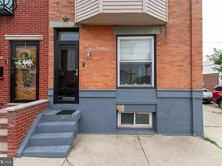 152 Tree St — Photo 21