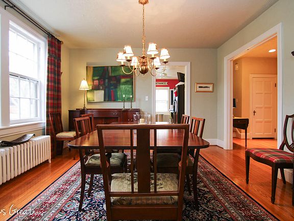 3rd image of 3297 Avenham Ave SW