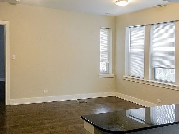 2nd image of 5056 N Winchester Ave APT 1W