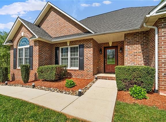 2nd image of 1534 Brookstone Dr