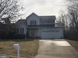 1067 Stuart Dr, Front Royal, VA 22630