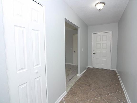 3rd image of 2841 Saint Clair Ct