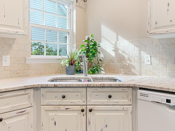 2nd image of 3903 Harmony Cir SE
