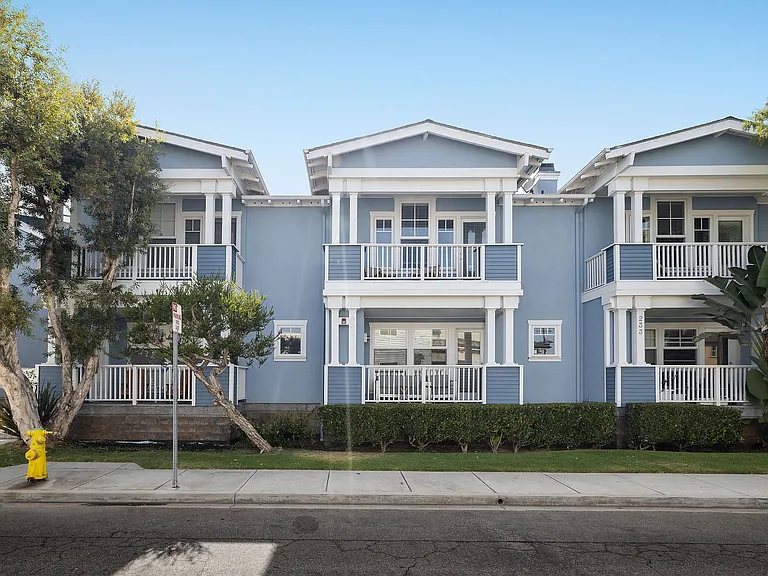 231 Aviation Pl — Photo 2