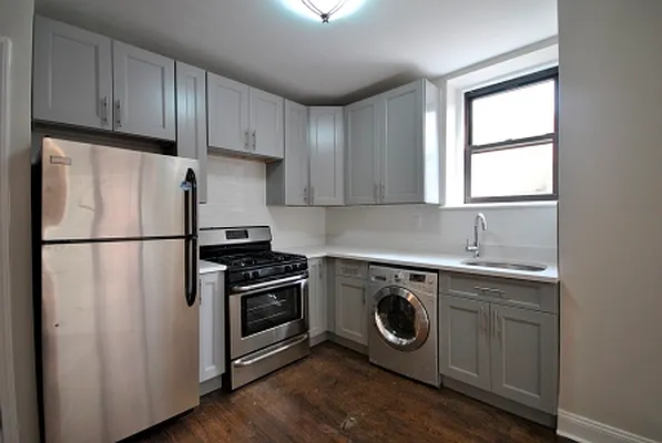 Rented by Mdays Realty | media 31