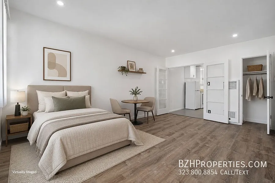 4010 Los Feliz Blvd #16