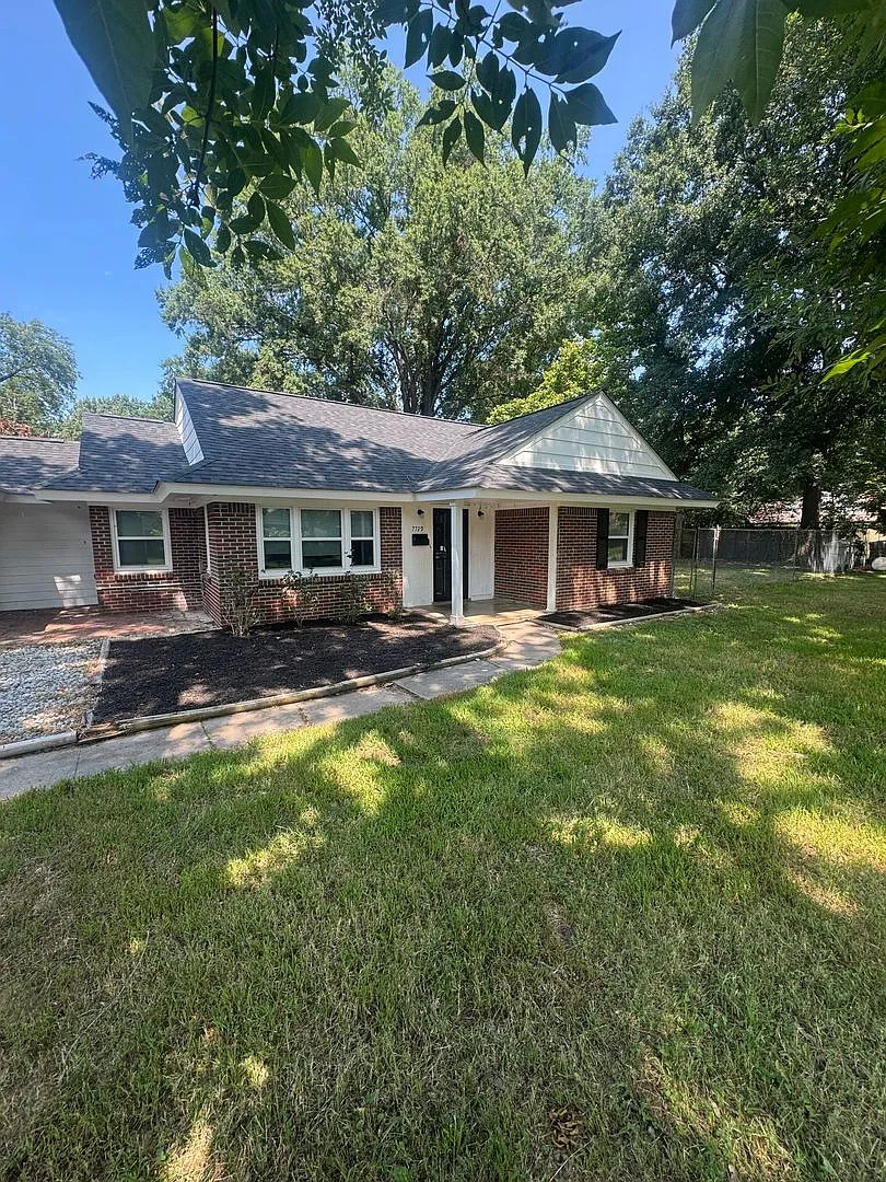 Welcome to 7729 Mahoney Road! — Photo 1