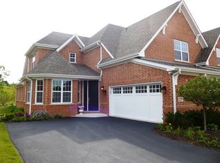 2176 Washington Dr, Northbrook, IL 60062