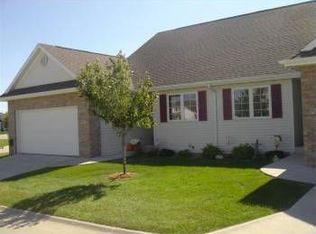 701 SE Ponds Edge Cir, Ankeny, IA 50021