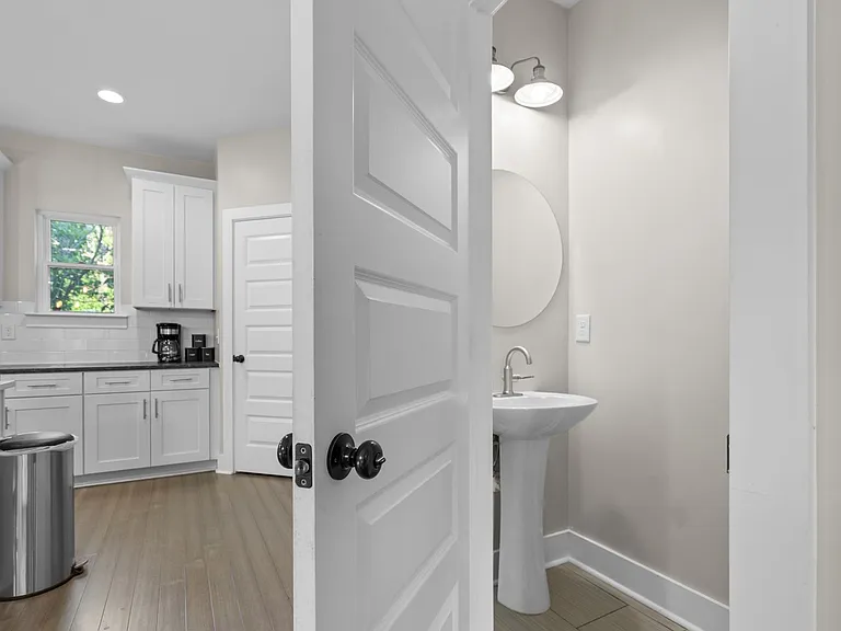 849 Cherokee Ave #10 — Photo 6