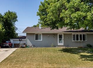 145 Madera Cir, Carpentersville, IL 60110