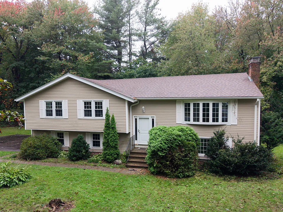 30 Overlook Dr