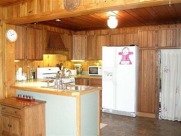 6780 Munger - kitchen