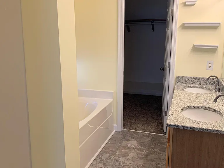 421 Vailview Dr — Photo 8