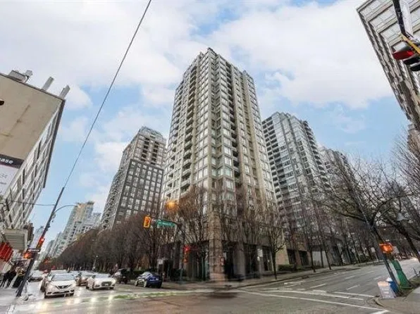 1001 Homer St #2208, Vancouver, BC V6B 1M9