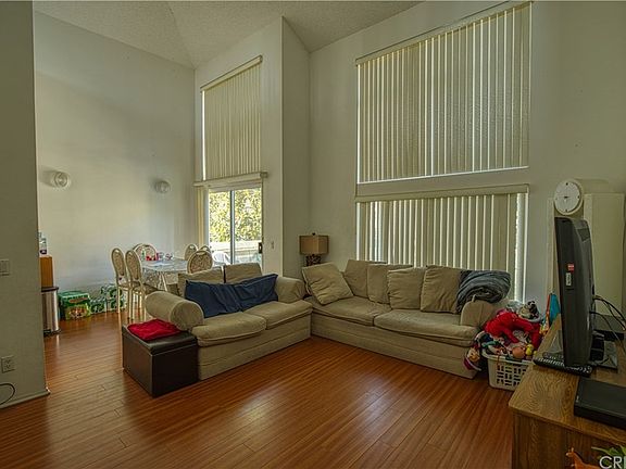 4th image of 11150 Glenoaks Blvd Unit 44