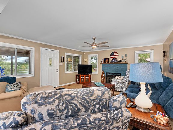 3rd image of 49 Aubry Ln