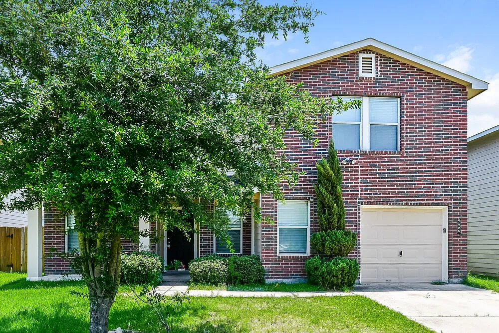4 bed, 2.5 bath, 2328 sqft, $2,190 — Photo 1