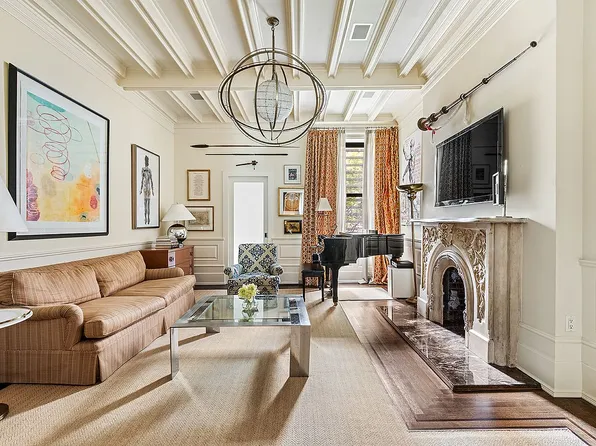 315 W 84th St, New York, NY 10024